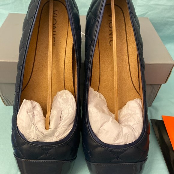 VIONIC Comfy Ballet Flats with Quilted Design - Picture 2 of 5